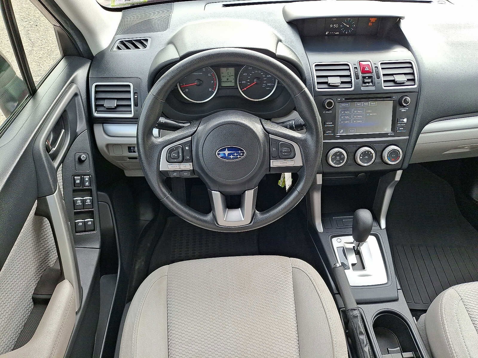2017 Subaru Forester 2.5i photo 2