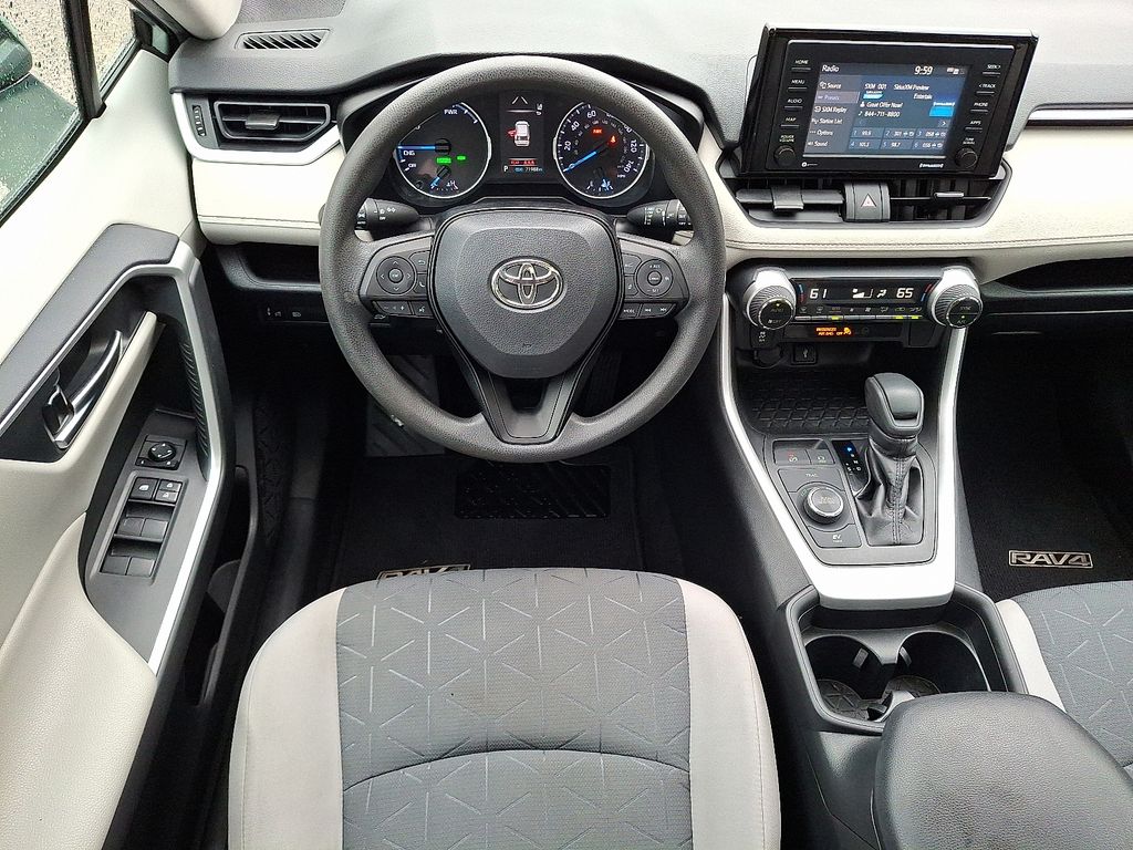2020 Toyota RAV4 Hybrid XLE photo 2