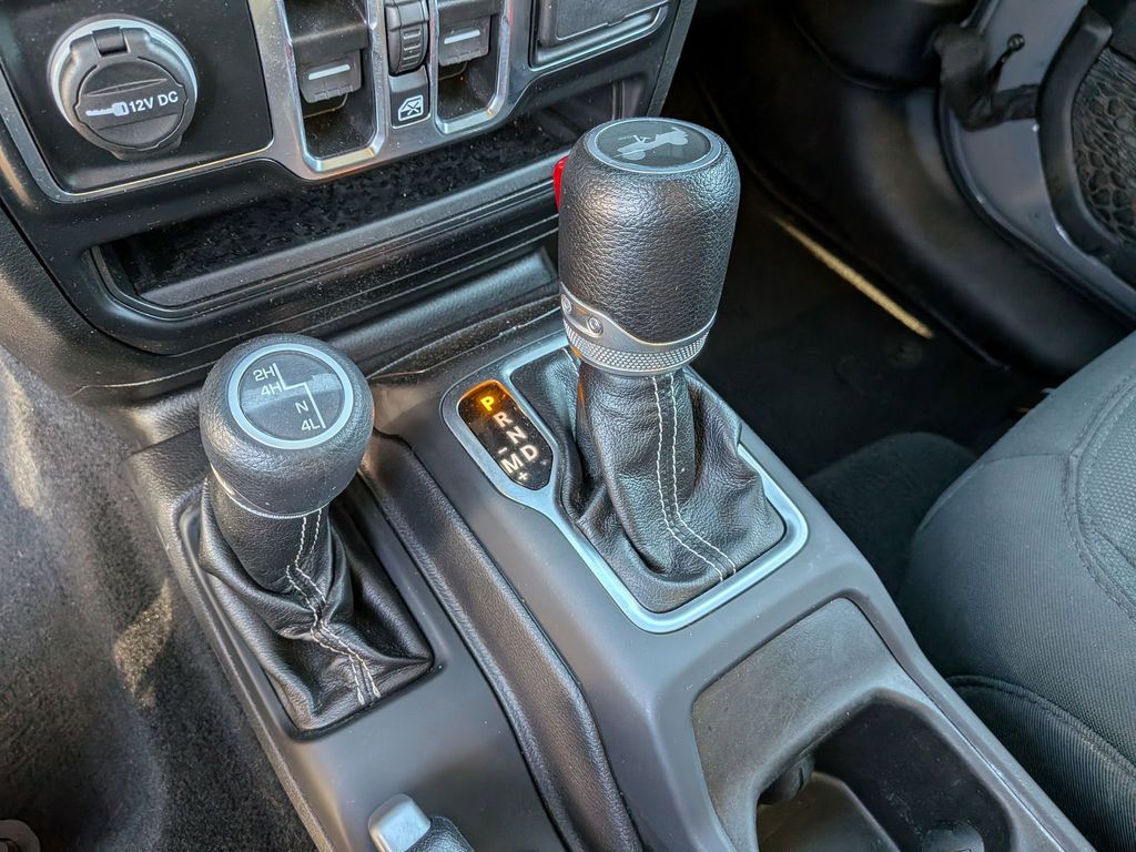 2022 Jeep Wrangler Unlimited Sahara - Photo 17