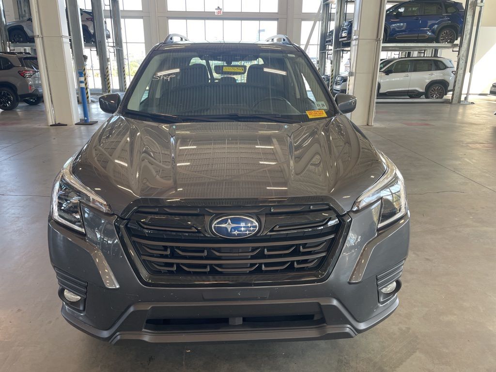 2023 Subaru Forester Premium photo 2