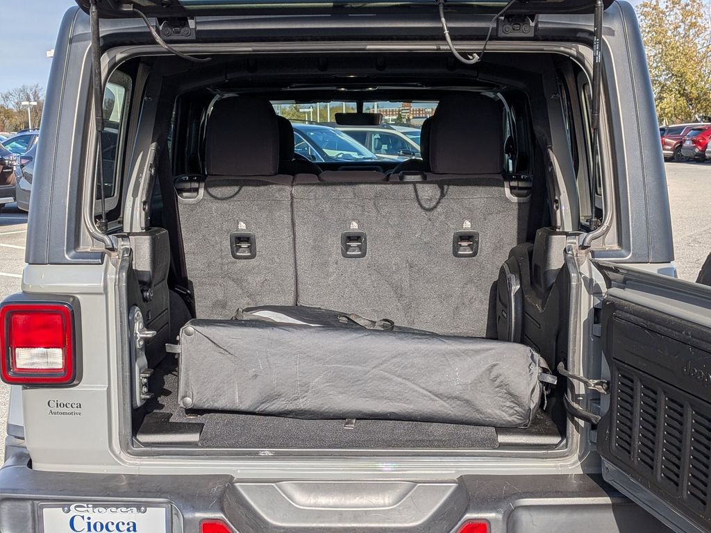 2022 Jeep Wrangler Unlimited Sahara - Photo 25