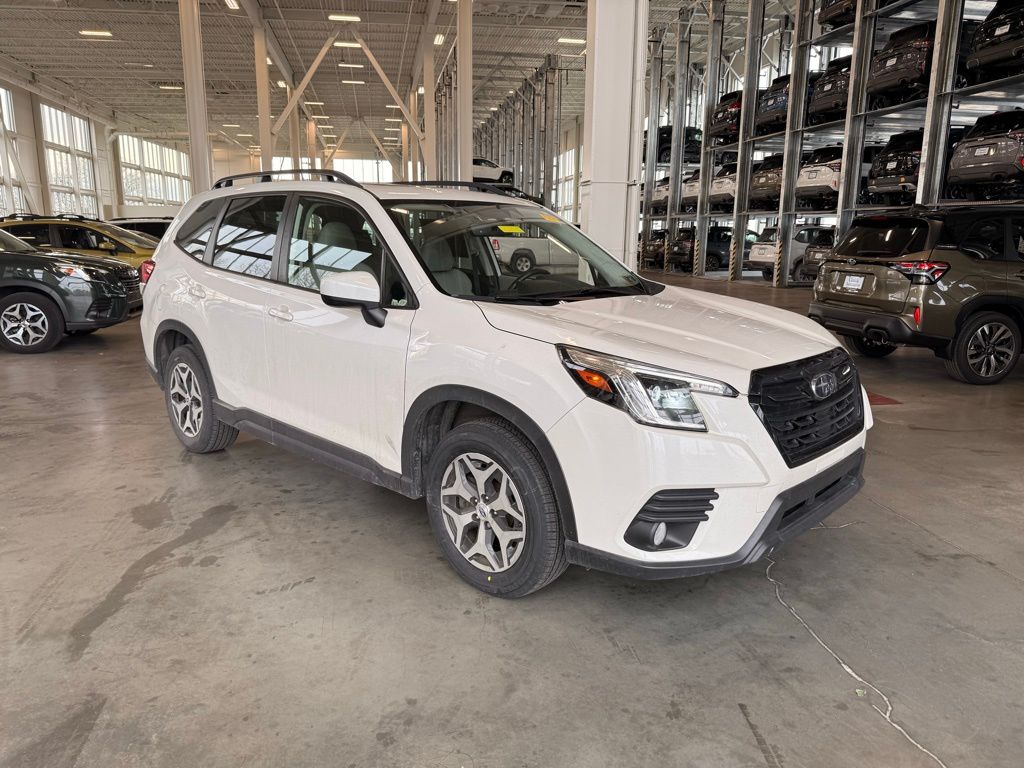2022 Subaru Forester Premium's photo