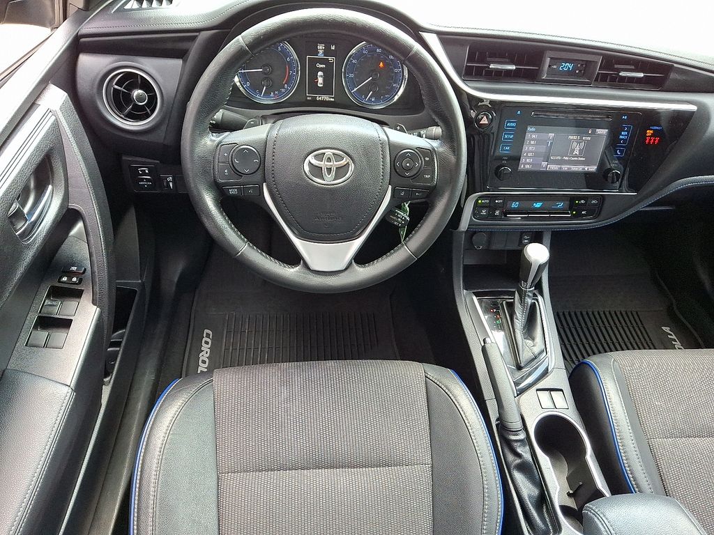 2019 Toyota Corolla SE photo 2