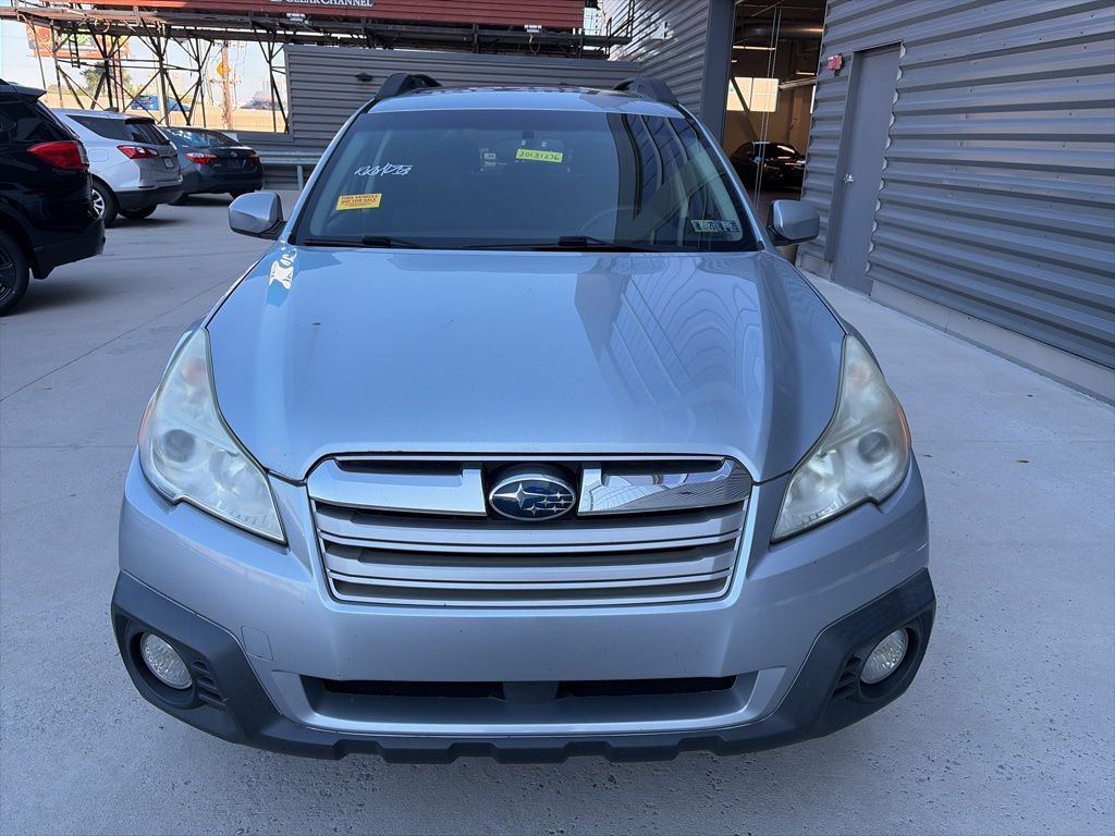 2013 Subaru Outback 2.5i Premium photo 2