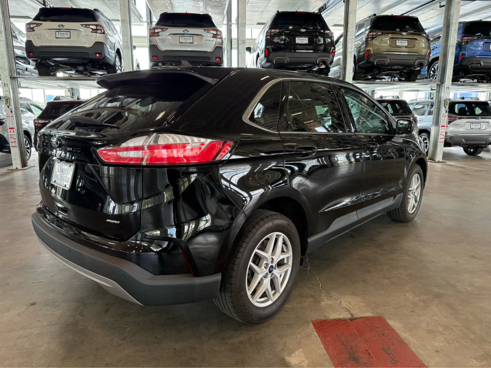 2022 Ford Edge SEL photo 2