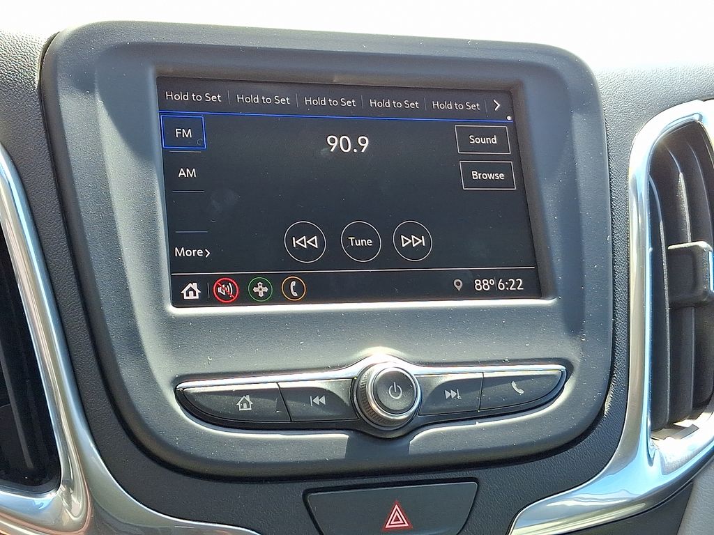 2021 Chevrolet Equinox LS photo 3