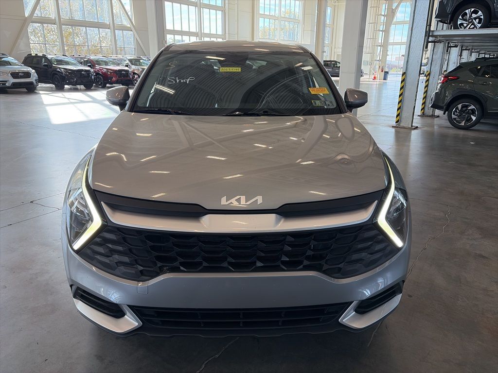 2023 Kia Sportage LX photo 2