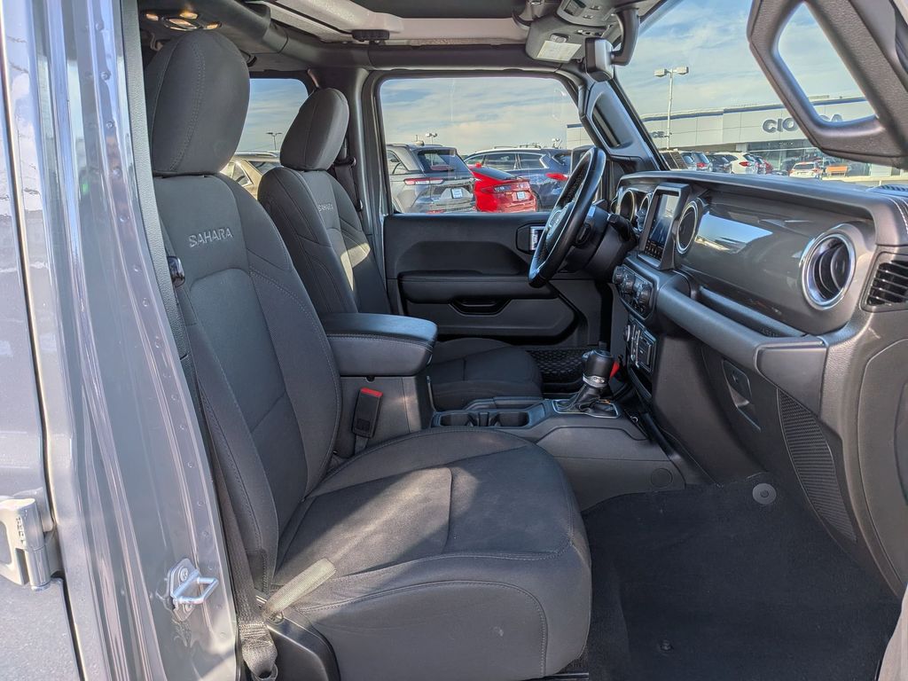 2022 Jeep Wrangler Unlimited Sahara - Photo 27