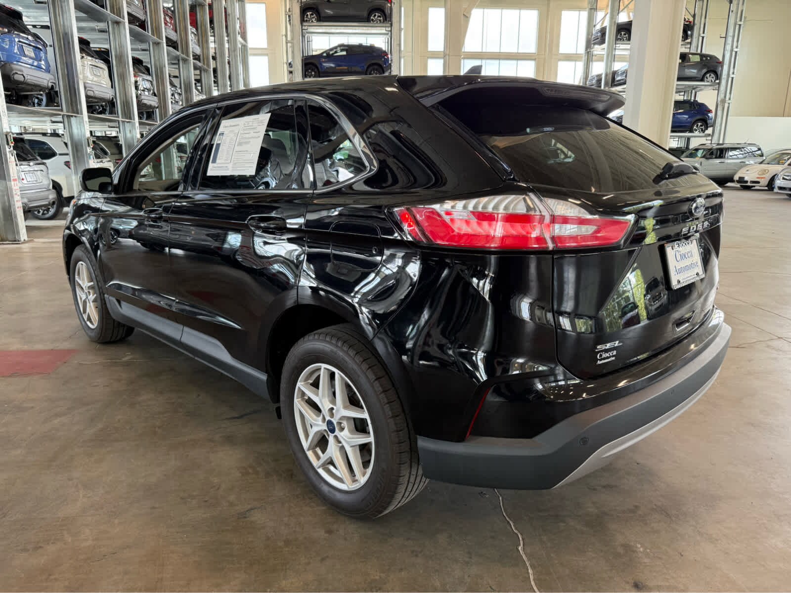 2022 Ford Edge SEL photo 3