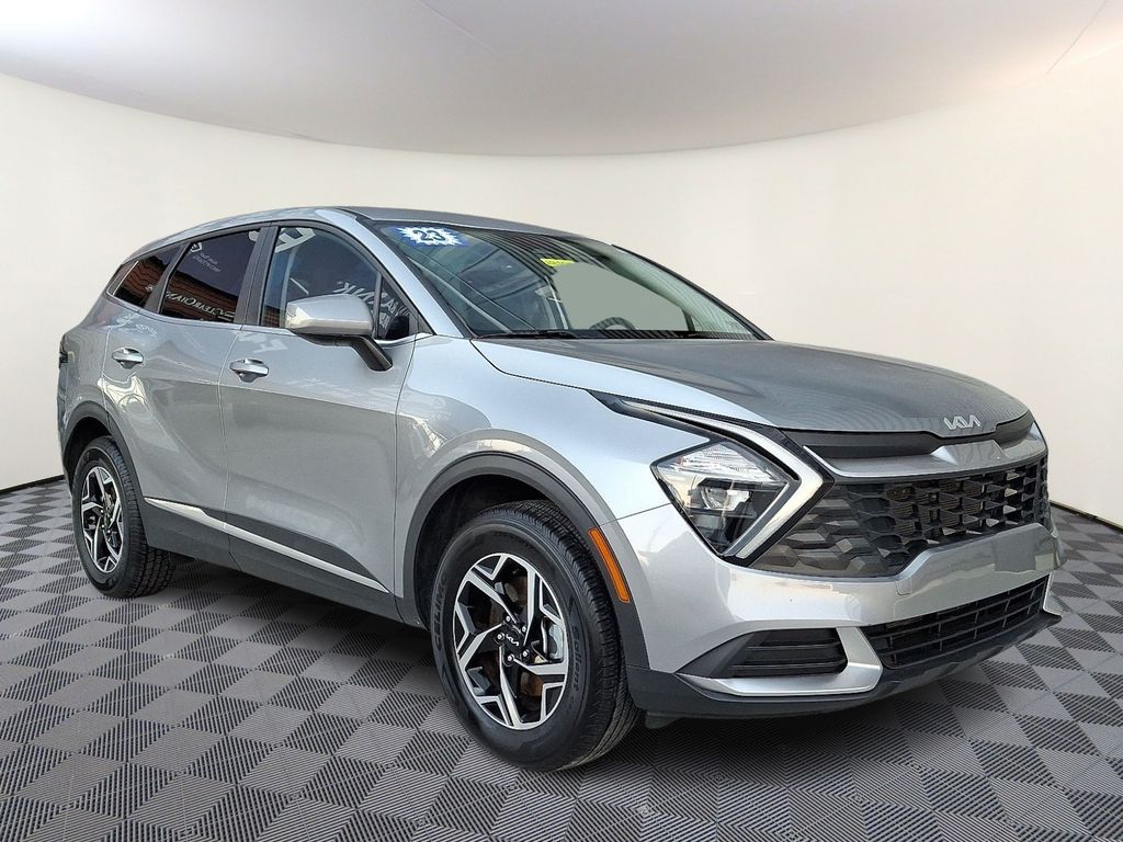 2023 Kia Sportage LX's photo