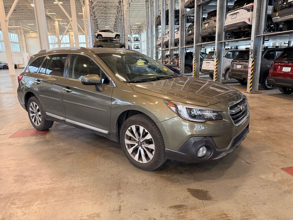 2018 Subaru Outback Touring's photo