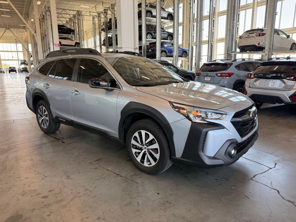 2024 Subaru Outback Premium's photo