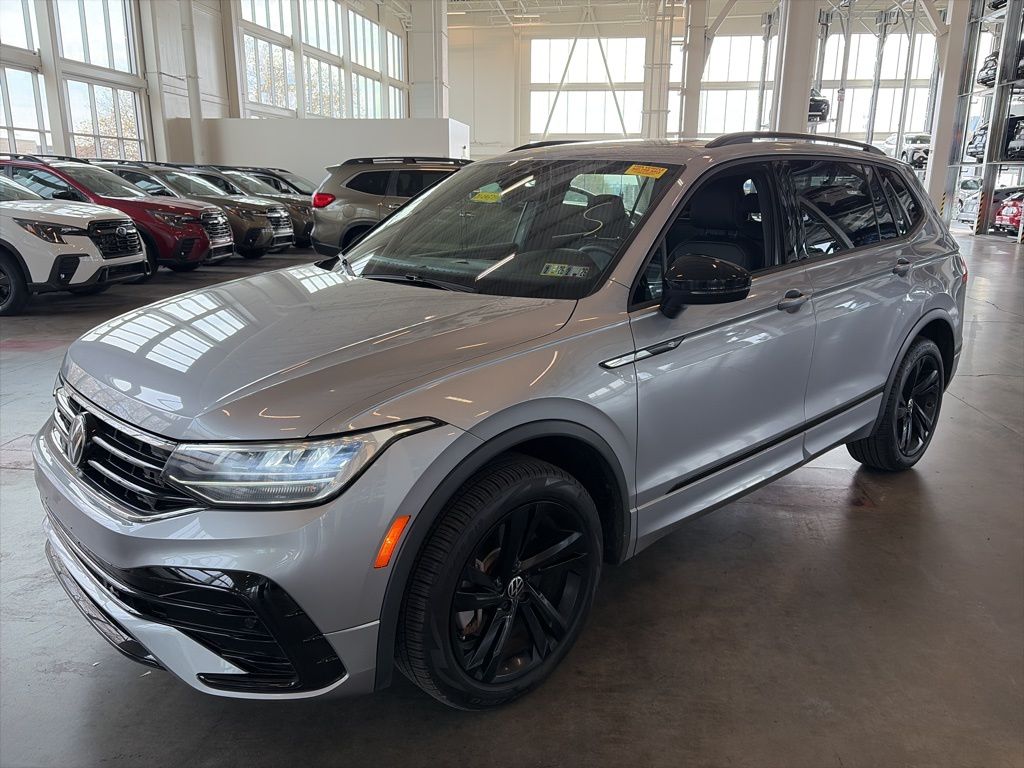 2024 Volkswagen Tiguan SE R-Line Black photo 3