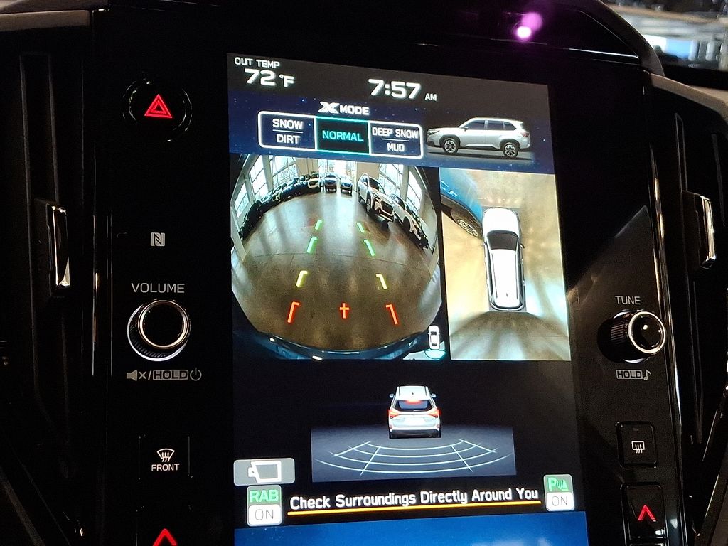 2025 Subaru Forester Touring photo 4