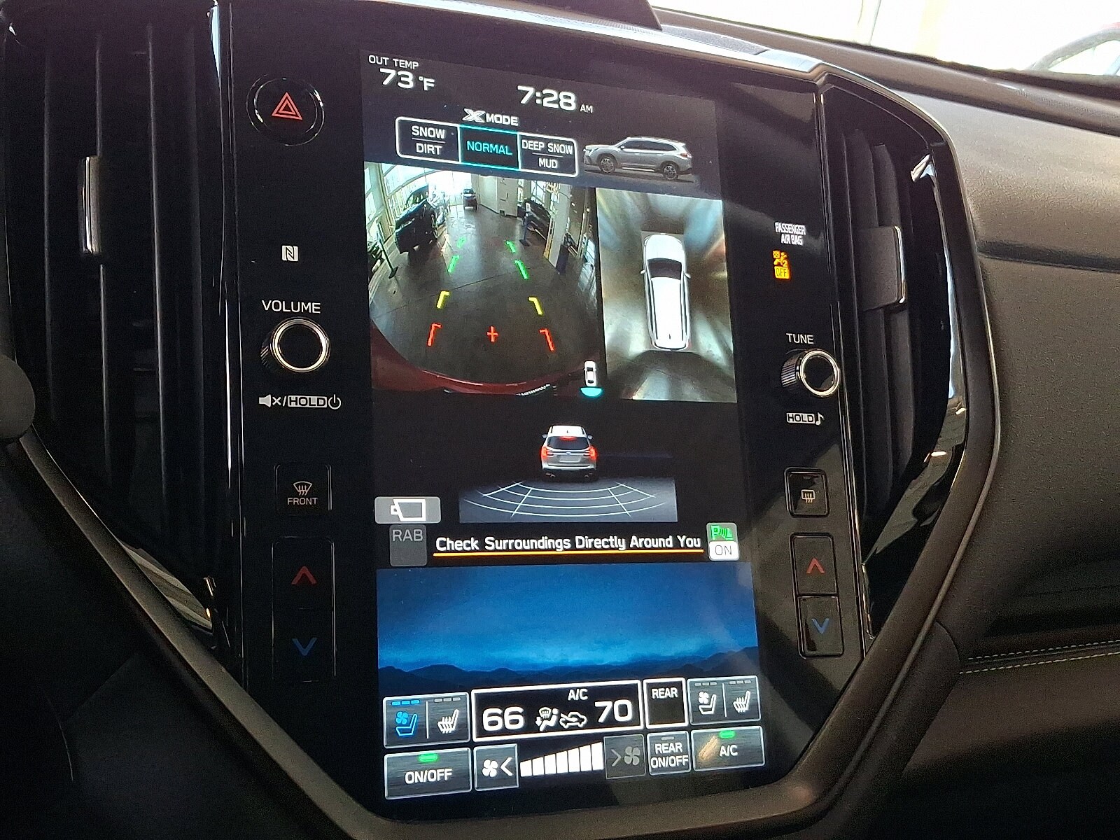 2025 Subaru Ascent Onyx Edition Touring photo 3