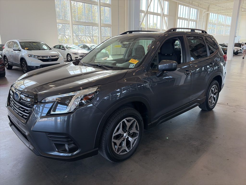 2023 Subaru Forester Premium photo 3