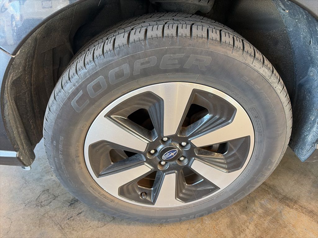 2018 Subaru Forester 2.5i Premium photo 4