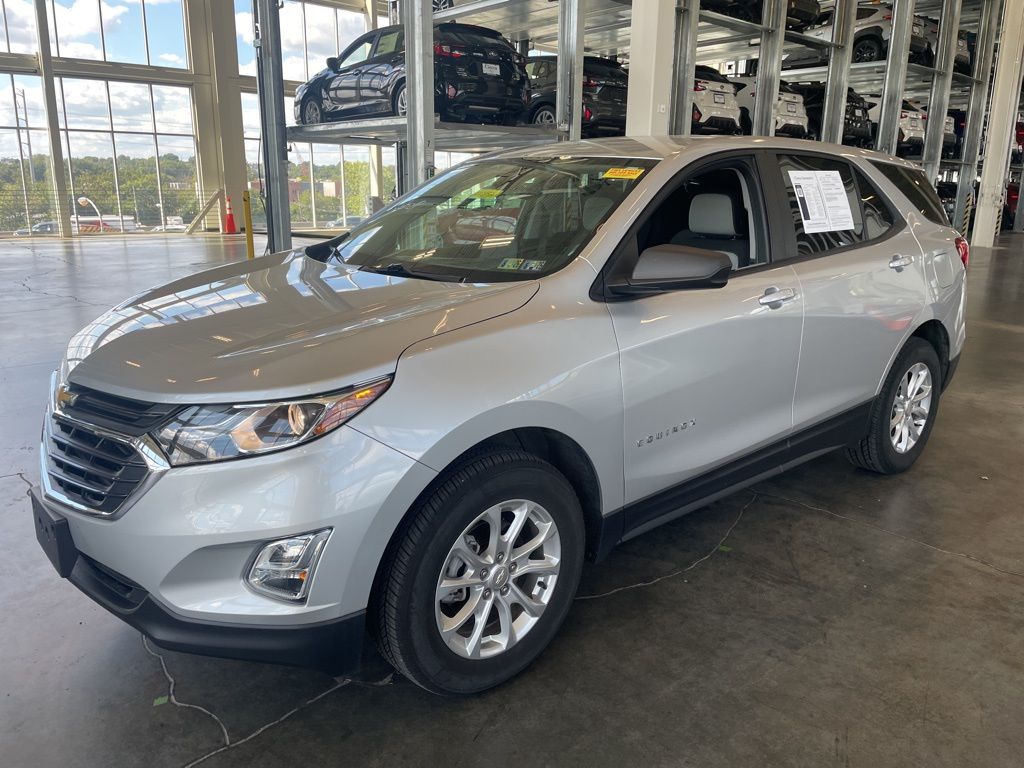 2021 Chevrolet Equinox LS photo 2