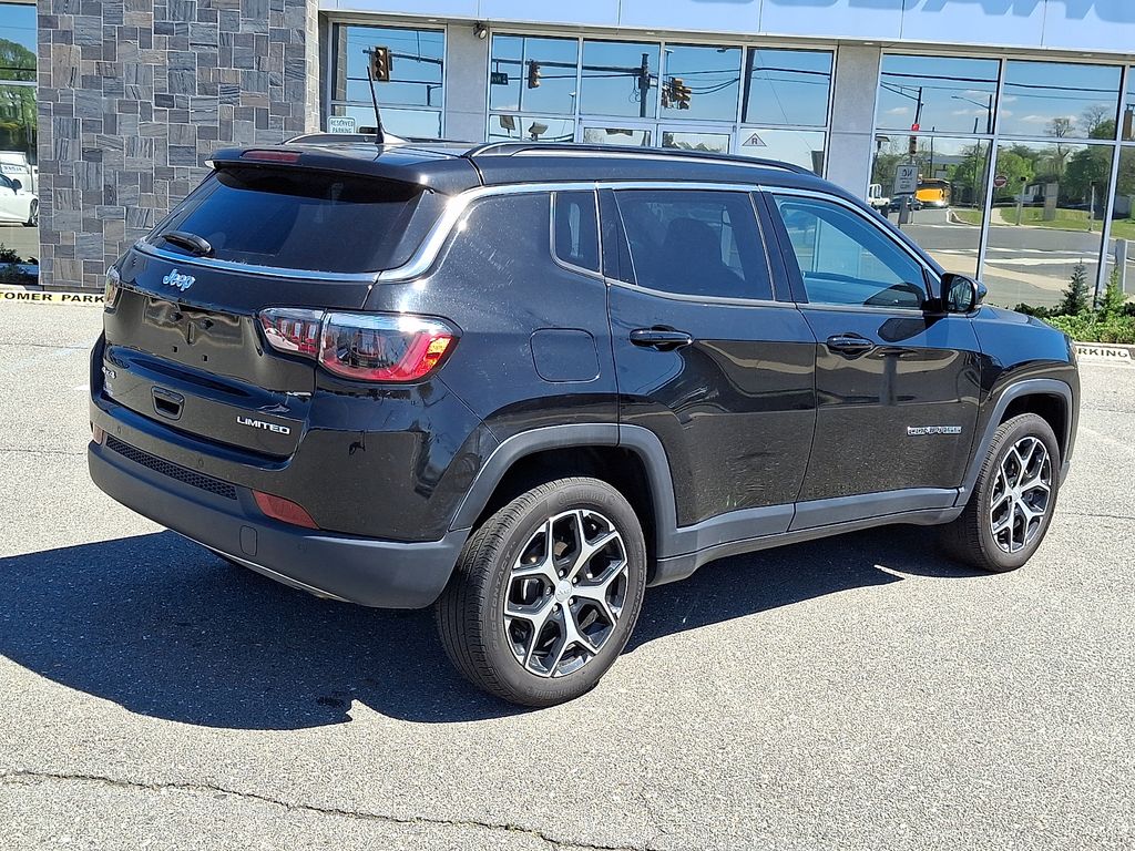 2024 Jeep Compass Limited - Photo 9