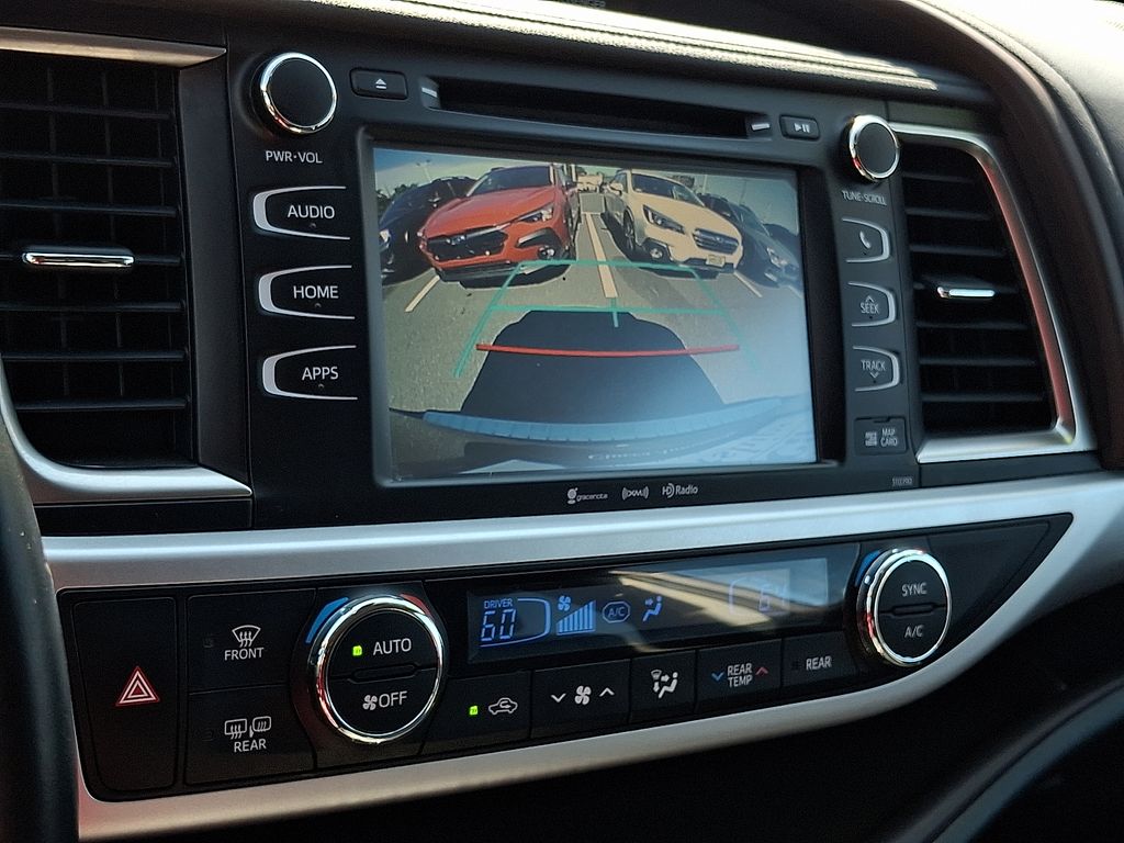 2019 Toyota Highlander XLE photo 3