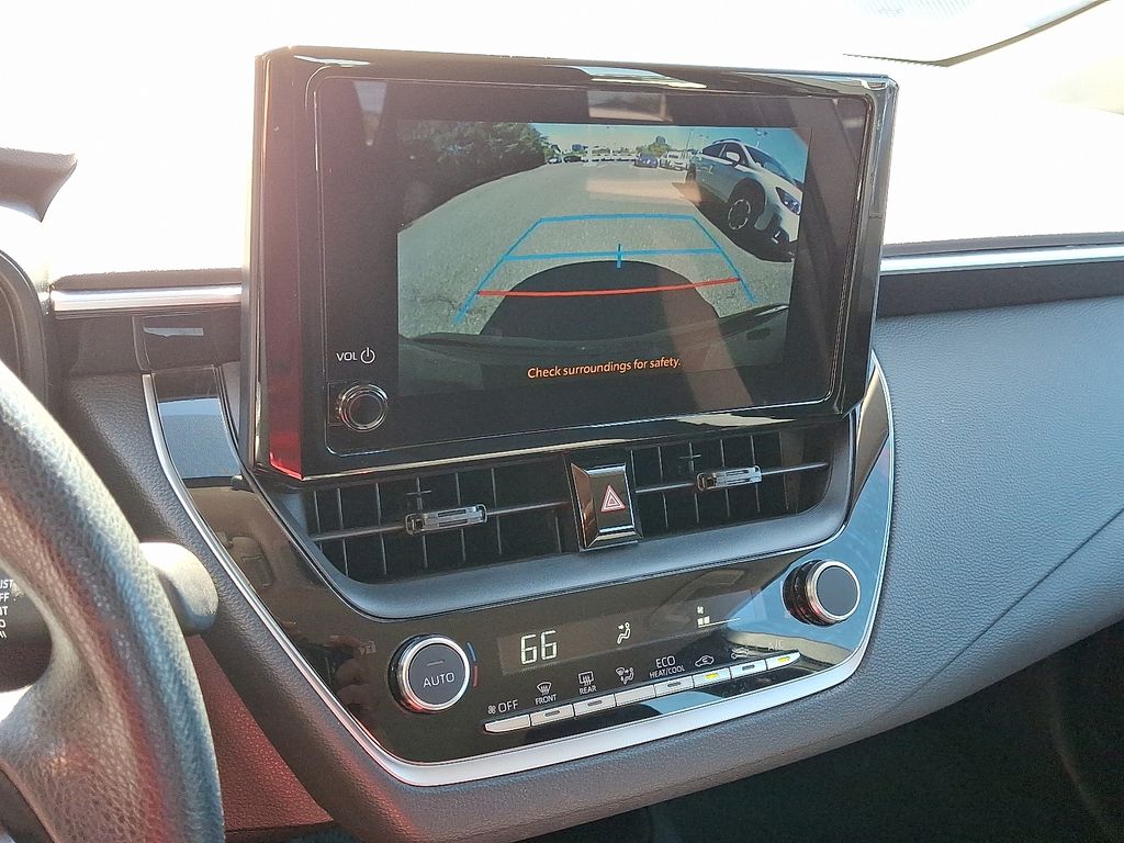 2023 Toyota Corolla LE photo 4