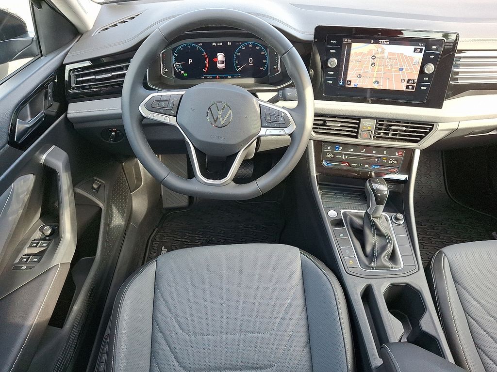 2025 Volkswagen Jetta 1.5T SEL photo 2