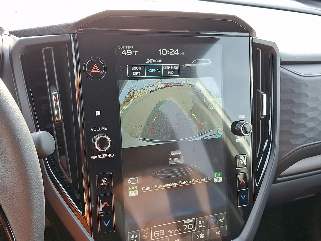 2025 Subaru Forester Touring photo 4