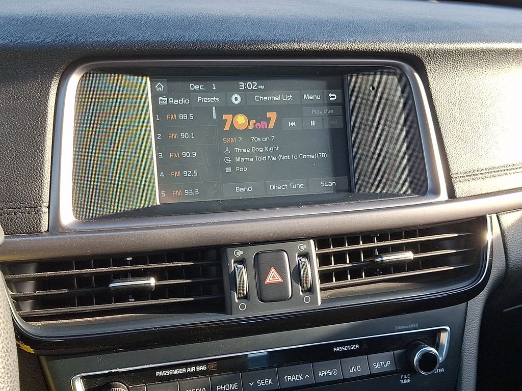 2018 Kia Optima LX photo 3