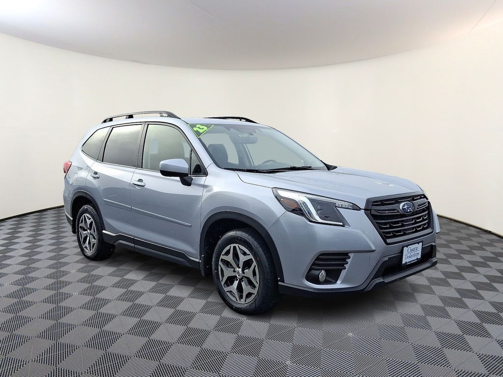 2023 Subaru Forester Premium's photo