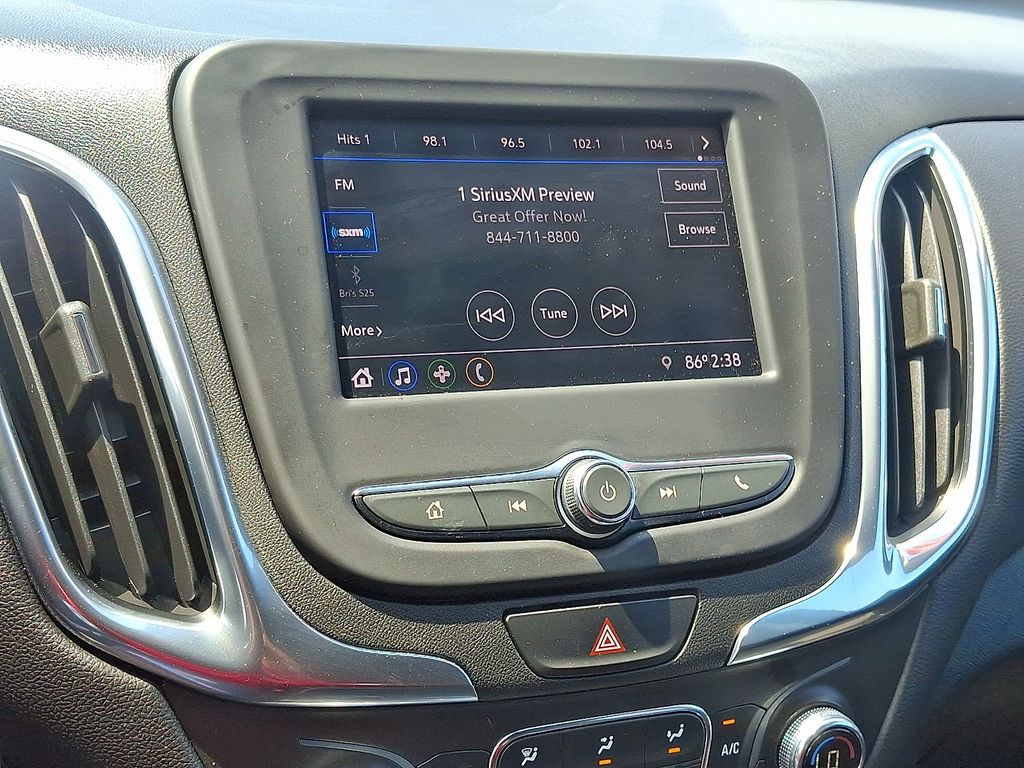 2021 Chevrolet Equinox LT photo 3