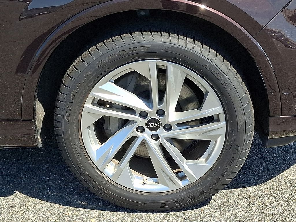 2022 Audi Q7 Premium - Photo 11