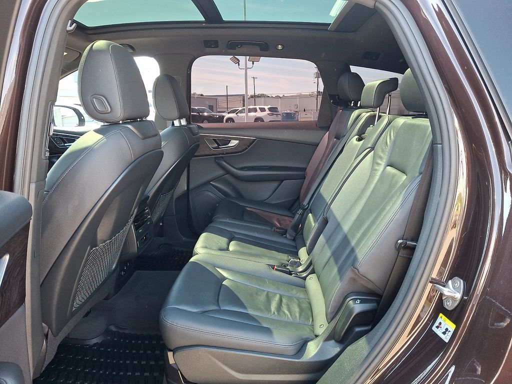 2022 Audi Q7 Premium - Photo 13