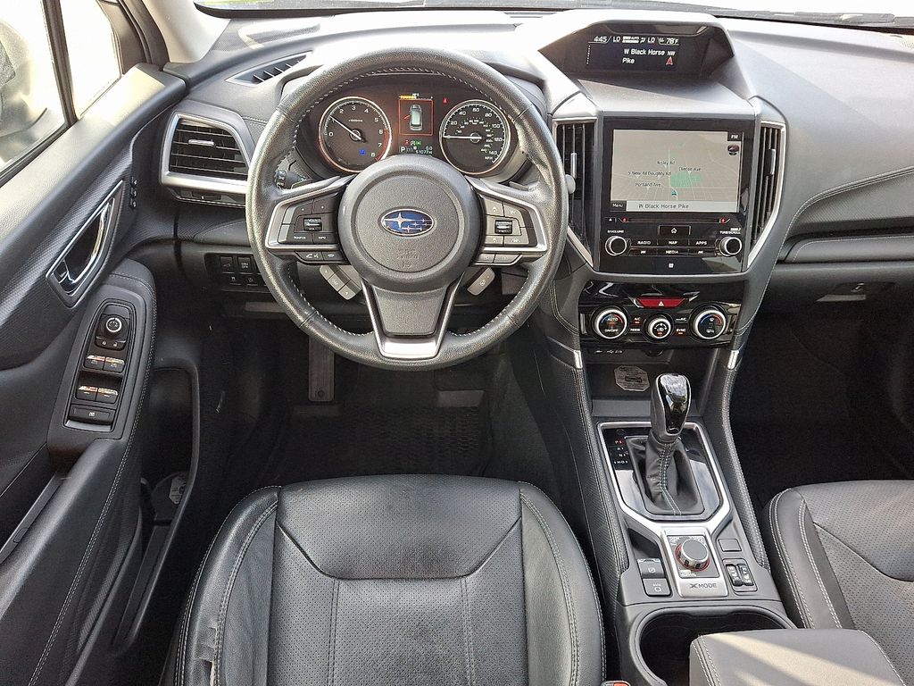 2019 Subaru Forester Touring photo 3