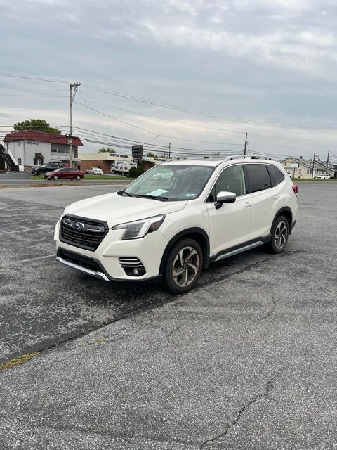 2022 Subaru Forester Touring photo 3