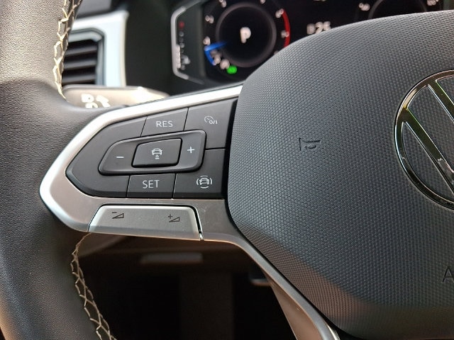 2022 Volkswagen Atlas Cross Sport SE w/Tech - Photo 20