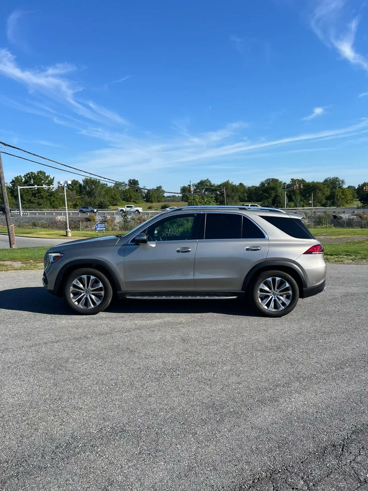 2022 Mercedes Benz GLE 350 4MATIC photo 2