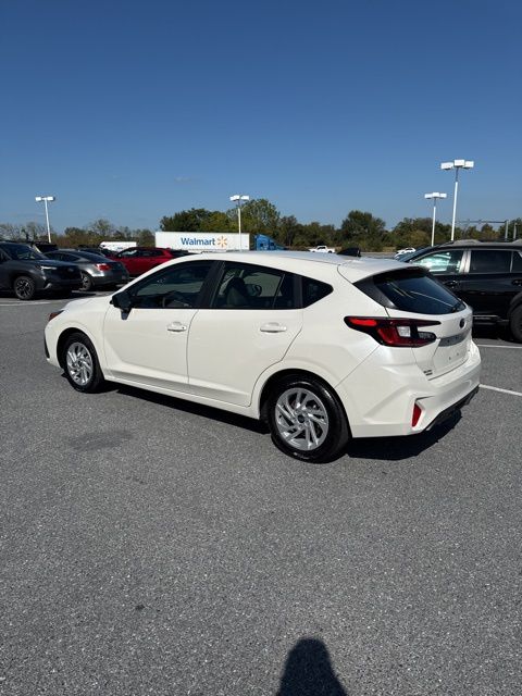 2025 Subaru Impreza Base photo 3