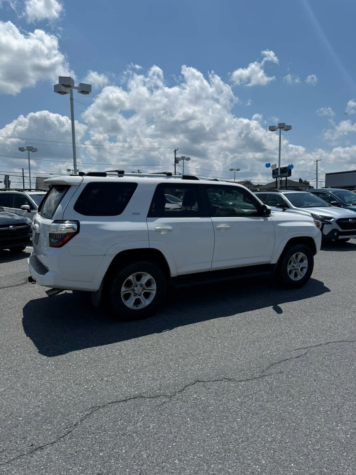 2020 Toyota 4Runner SR5 photo 4
