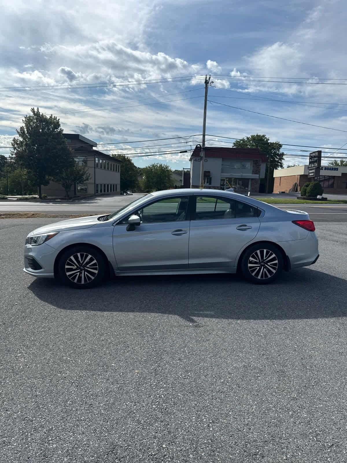 2019 Subaru Legacy 2.5i photo 2