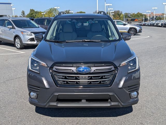 2022 Subaru Forester Limited photo 2