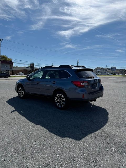 2017 Subaru Outback 2.5i Limited photo 2