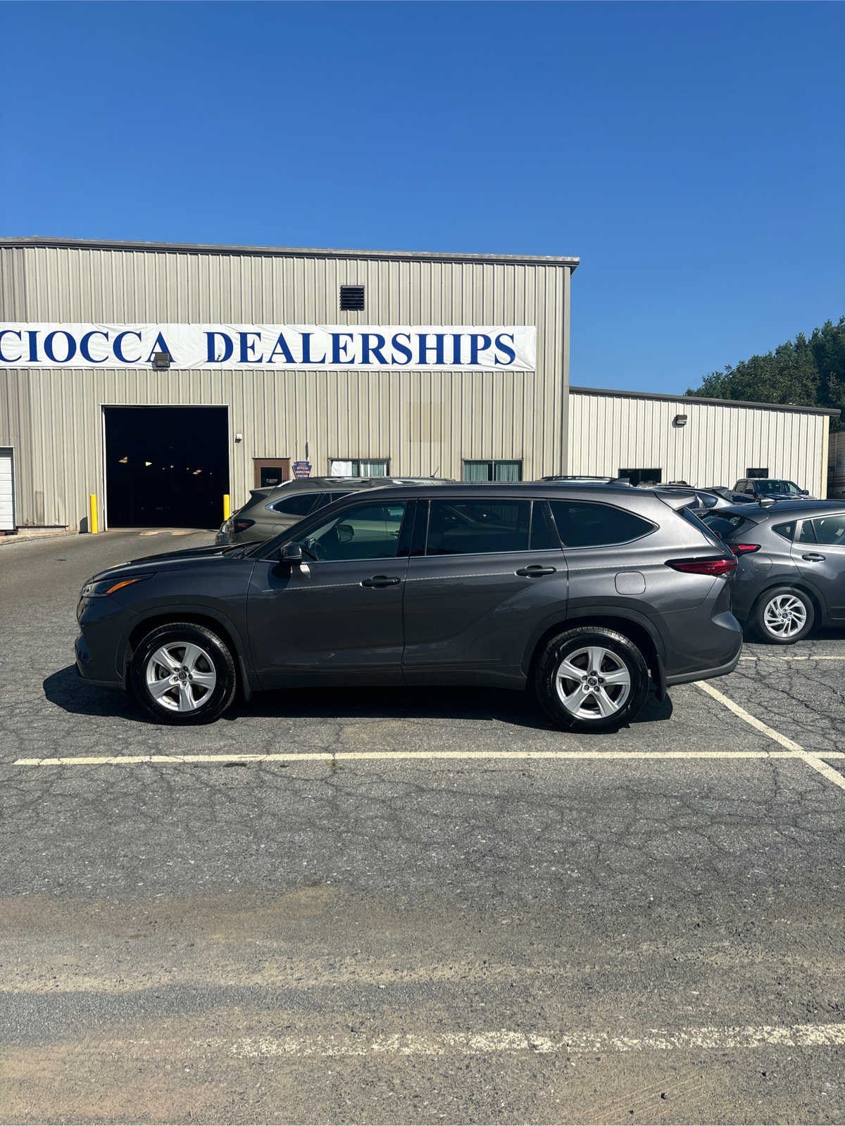 Used 2021 Toyota Highlander LE with VIN 5TDBZRBH7MS103666 for sale in Allentown, PA