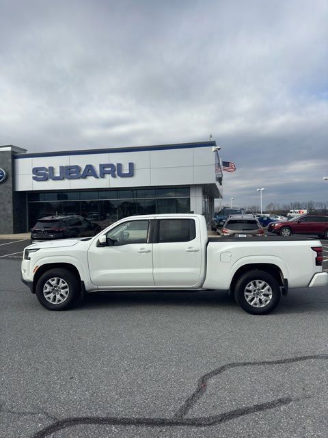 2022 Nissan Frontier SV photo 2