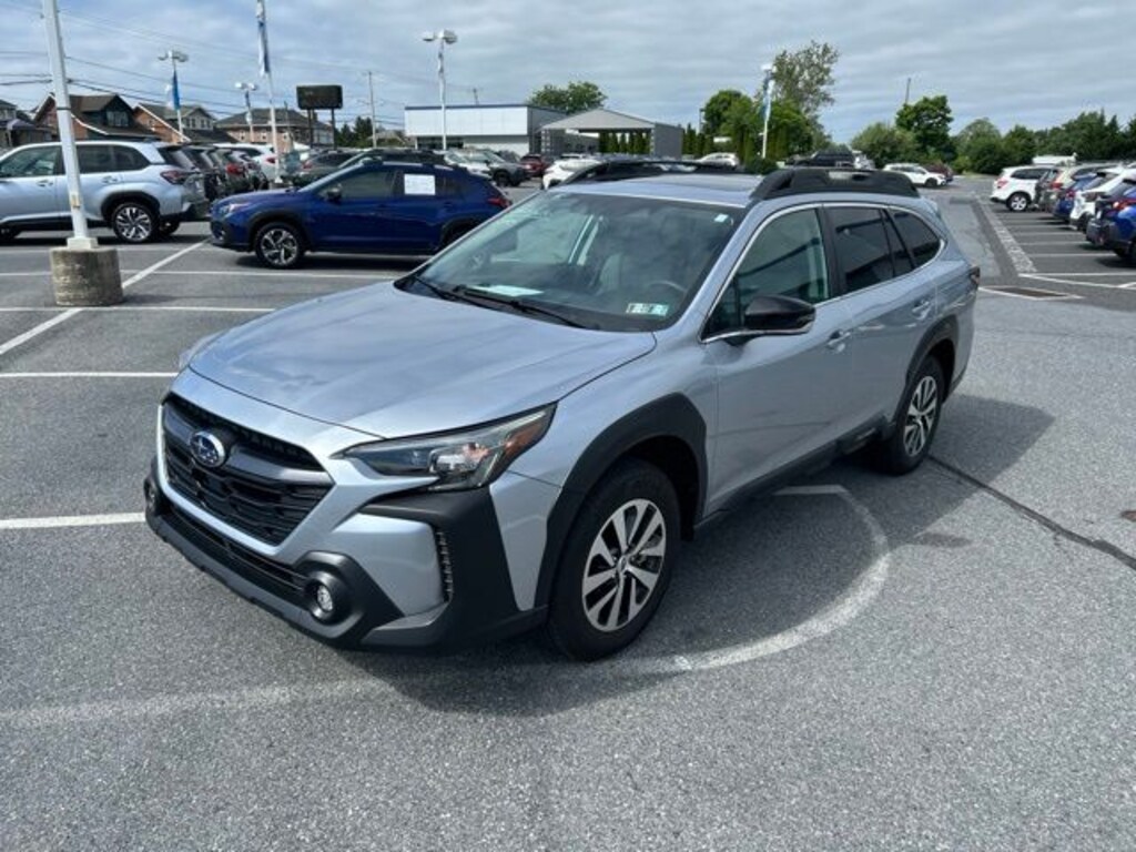 Used 2025 Subaru Outback Premium SUV