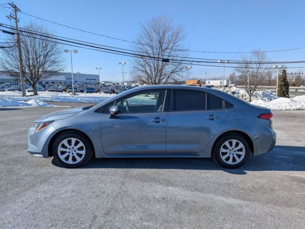 Used 2022 Toyota Corolla LE Sedan