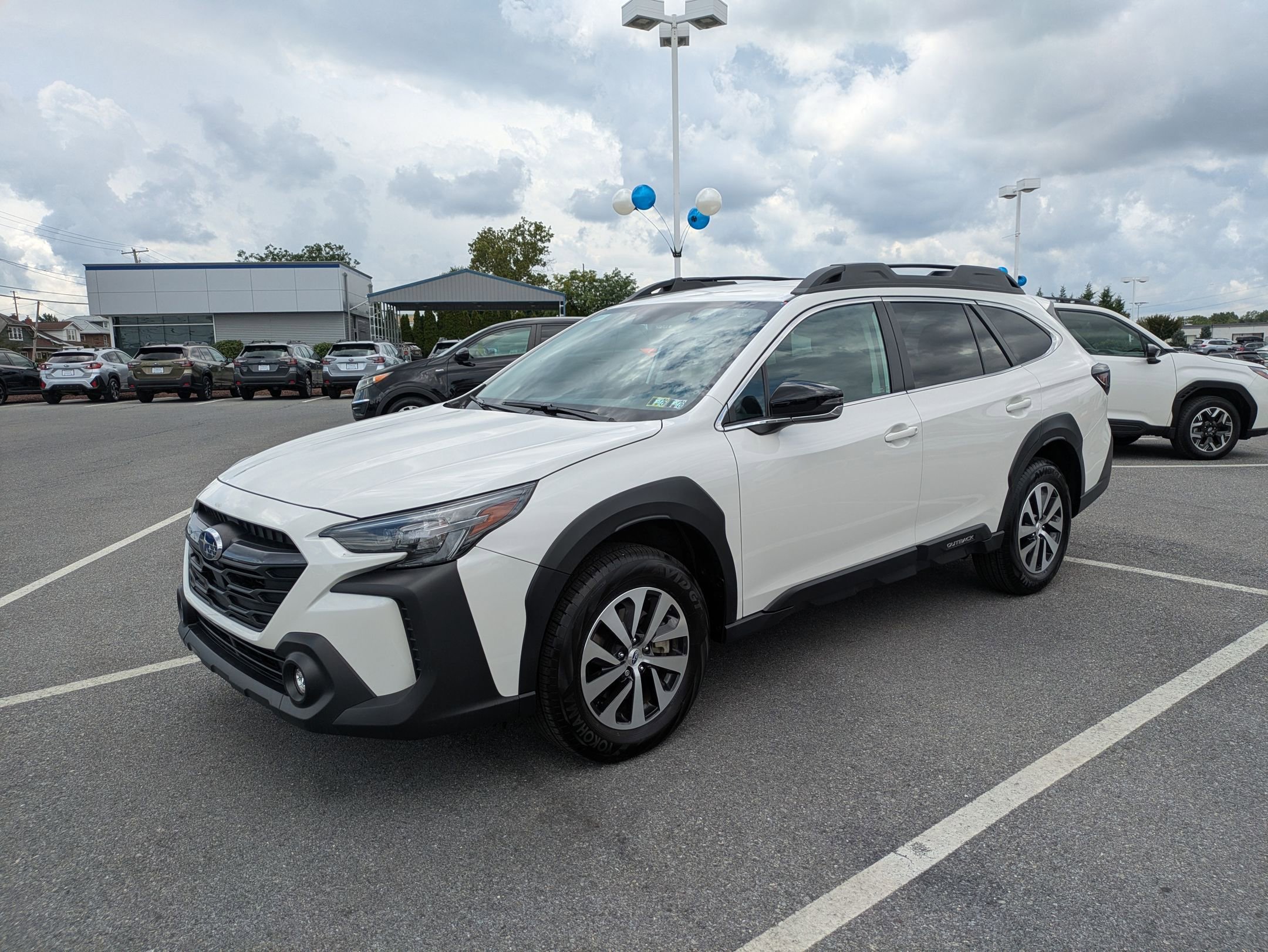2025 Subaru Outback Premium photo 3