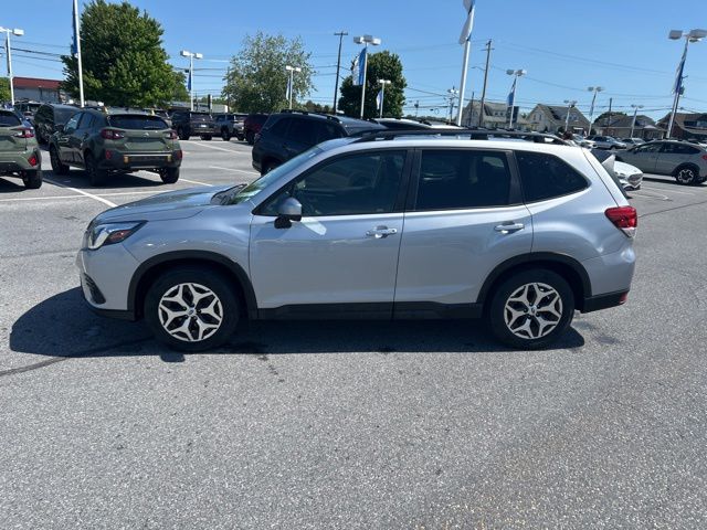 2024 Subaru Forester Premium's photo