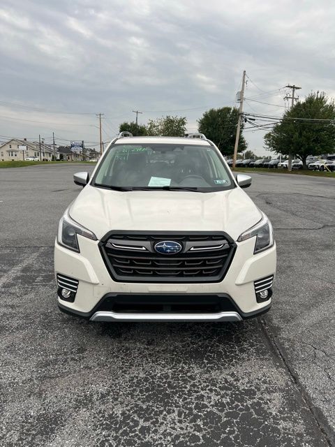 2022 Subaru Forester Touring photo 2
