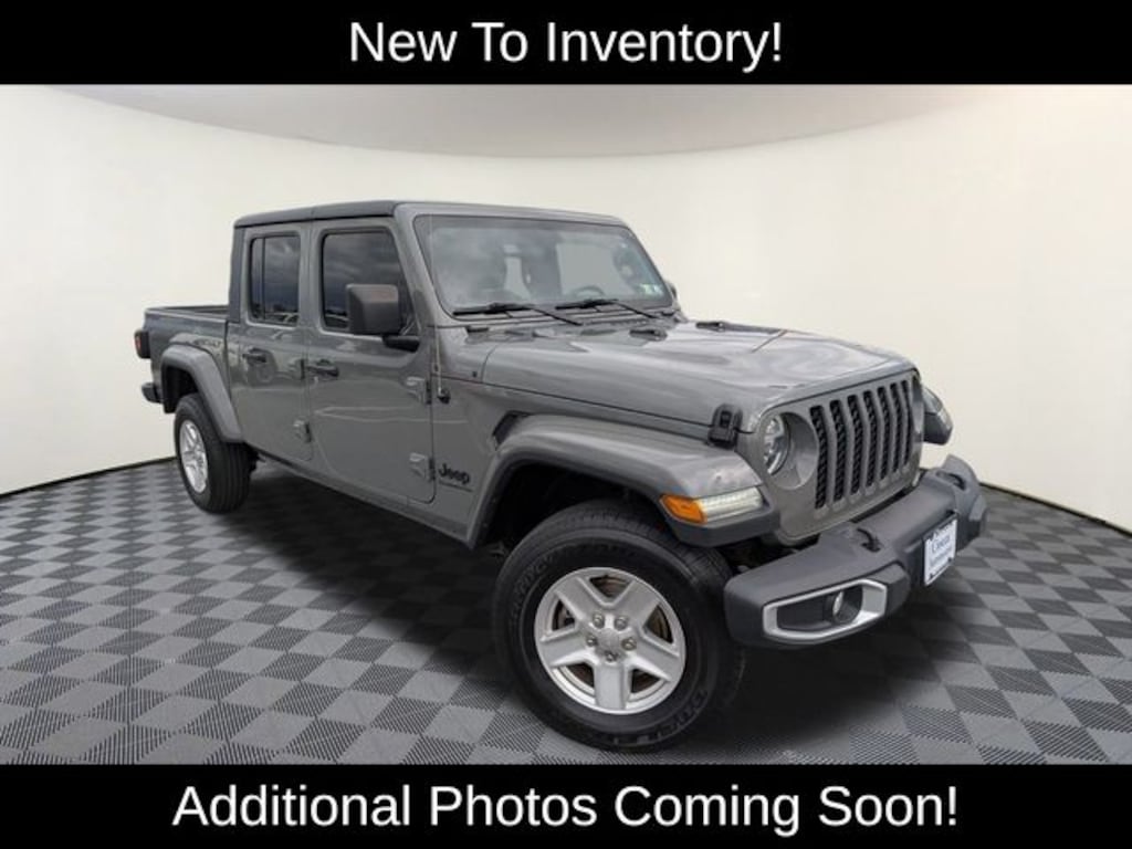 Used 2022 Jeep Gladiator Sport Truck Crew Cab