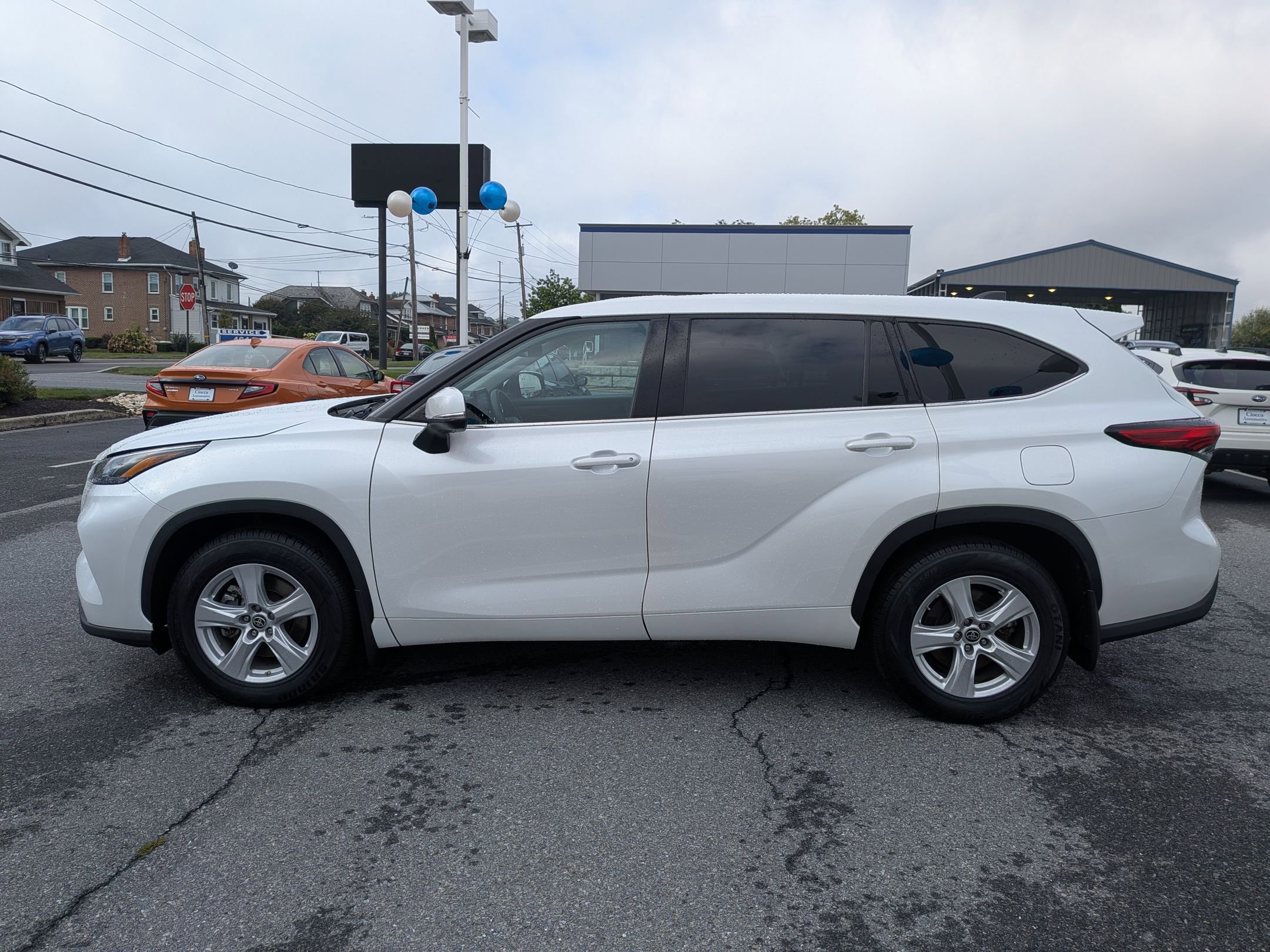 2022 Toyota Highlander L photo 4